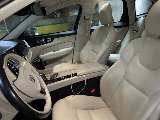 VOLVO XC60 2.0 T5 GASOLINA MOMENTUM AWD GEARTRONIC